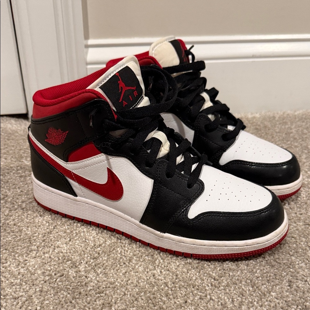 Nike Red/Black Air Jordan- Women’s Size 8.5/ EUC Youth Sz 7Y